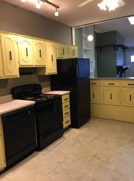 More Photos Of 505 Cherokee St, Leavenworth Loft Creative Space For Sale