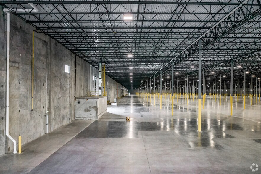More Photos Of 16220 Hopewell Rd, Williamsport Distribution For Lease