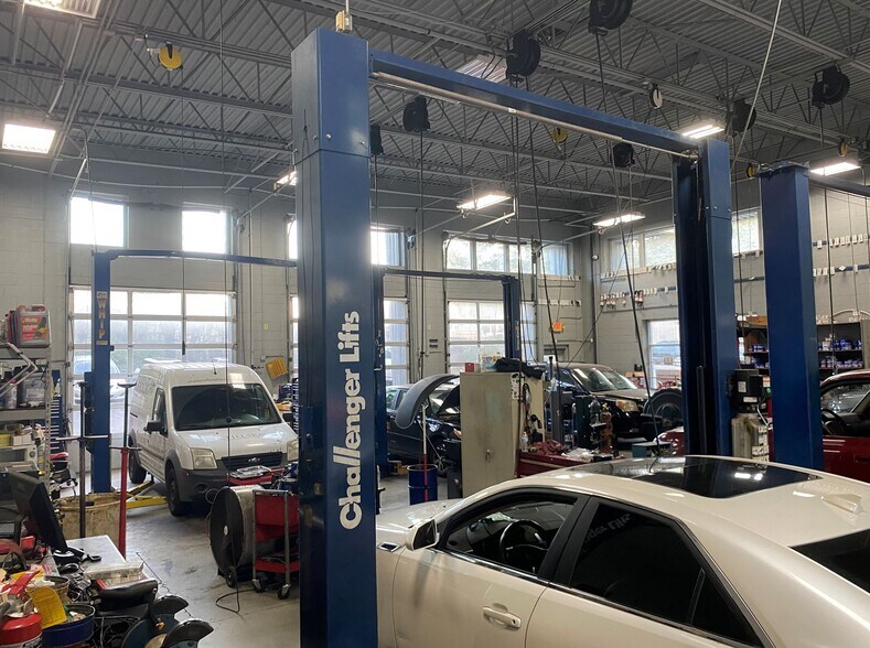 More Photos Of 2195 Briarcliff Rd NE, Atlanta Auto Repair For Sale