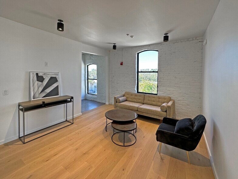 More Photos Of 1600 Prudential Dr, Jacksonville Loft Creative Space For Sale