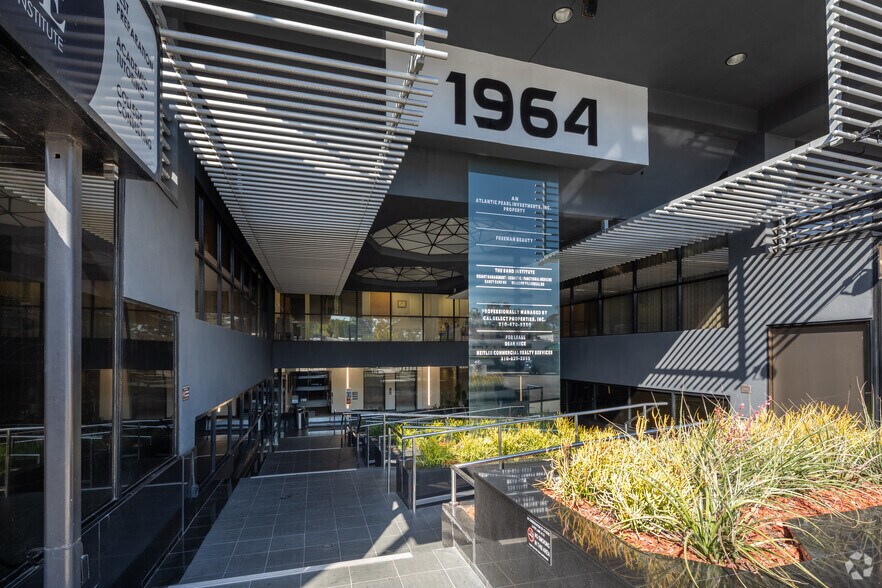 More Photos Of 1964 Westwood Blvd, Los Angeles Coworking Space