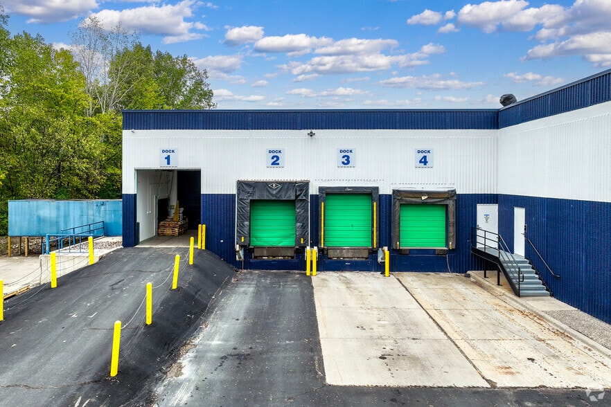 More Photos Of 7500-7540 Golden Triangle Dr, Eden Prairie Warehouse For Lease