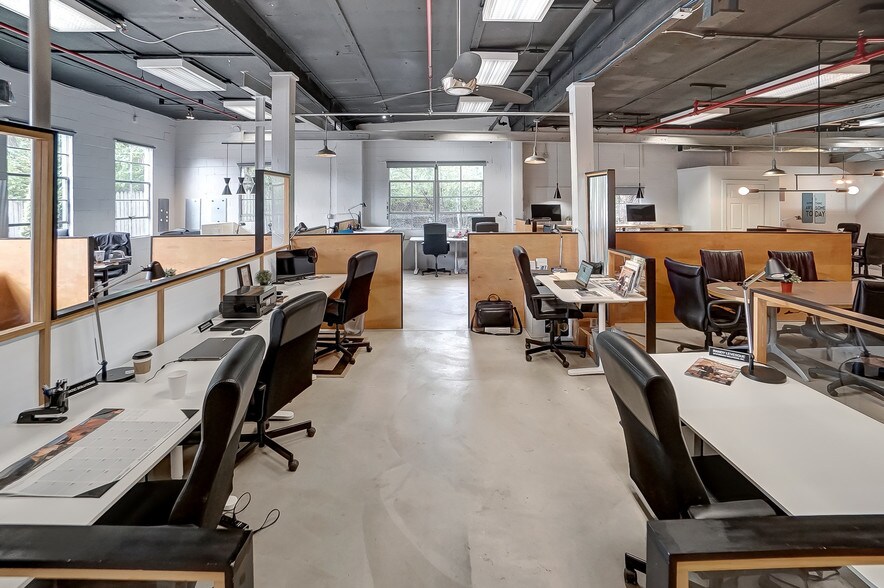 More Photos Of 408 4th Ave, Mason Office For Lease