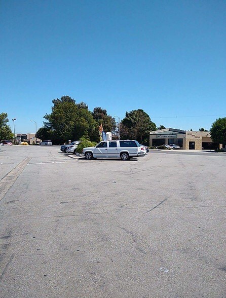 More Photos Of 7431-7451 Cerritos Ave, Stanton Unknown For Lease