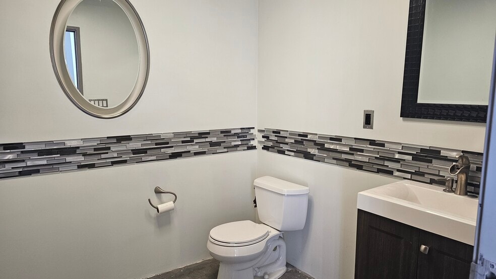 More Photos Of 2331-2335 Westwood Blvd, Los Angeles Storefront Retail Office For Lease