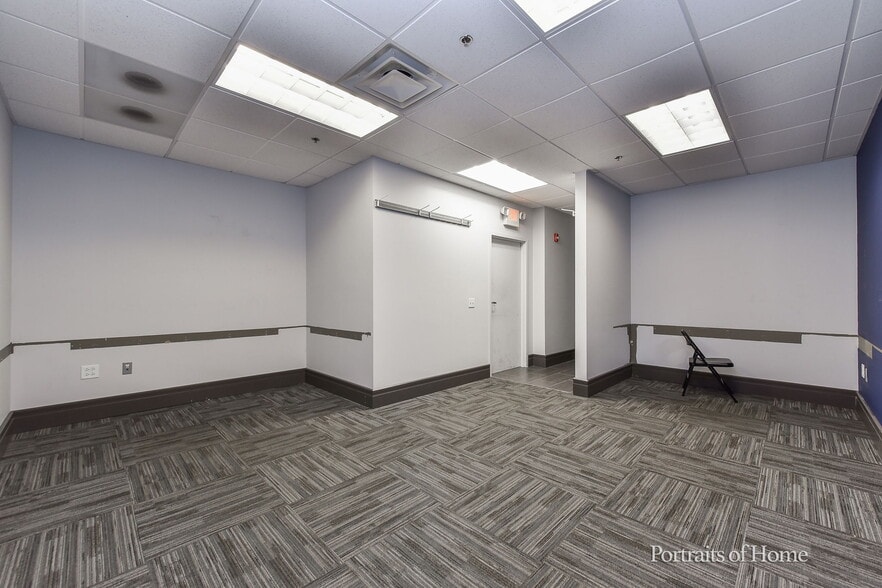 More Photos Of 1585 Beverly Ct, Aurora Warehouse For Sale