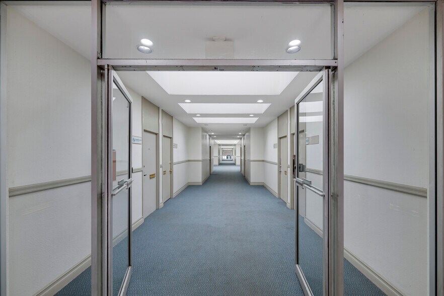 More Photos Of 1820 E Garry Ave, Santa Ana Office For Sale