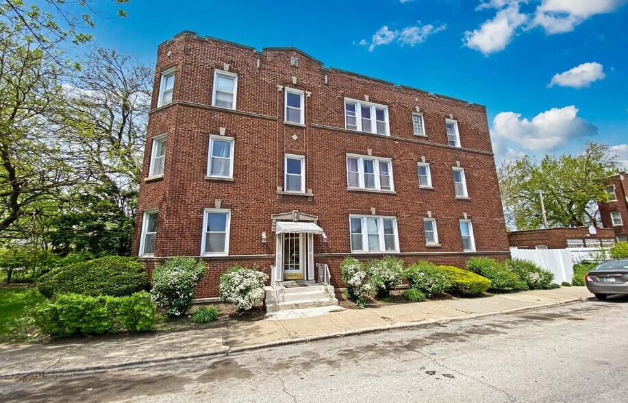 Primary Photo Of 10856 S Avenue D, Chicago Apartments For Sale
