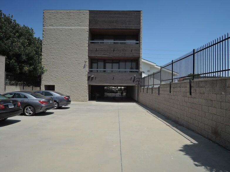 More Photos Of 15721 S Western Ave, Gardena Office For Sale