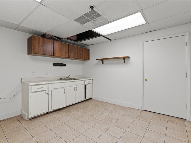 More Photos Of , Garland Unknown For Sale