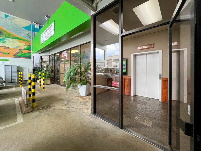 More Photos Of 1950 Young St, Honolulu Office For Lease