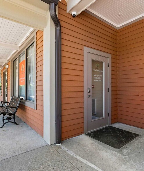 More Photos Of 300 Newburyport Tpke, Rowley Freestanding For Lease