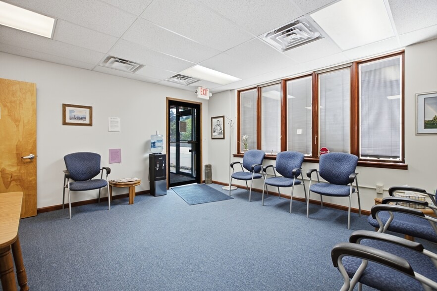 More Photos Of 3519 Bigelow Blvd, Pittsburgh Office For Sale