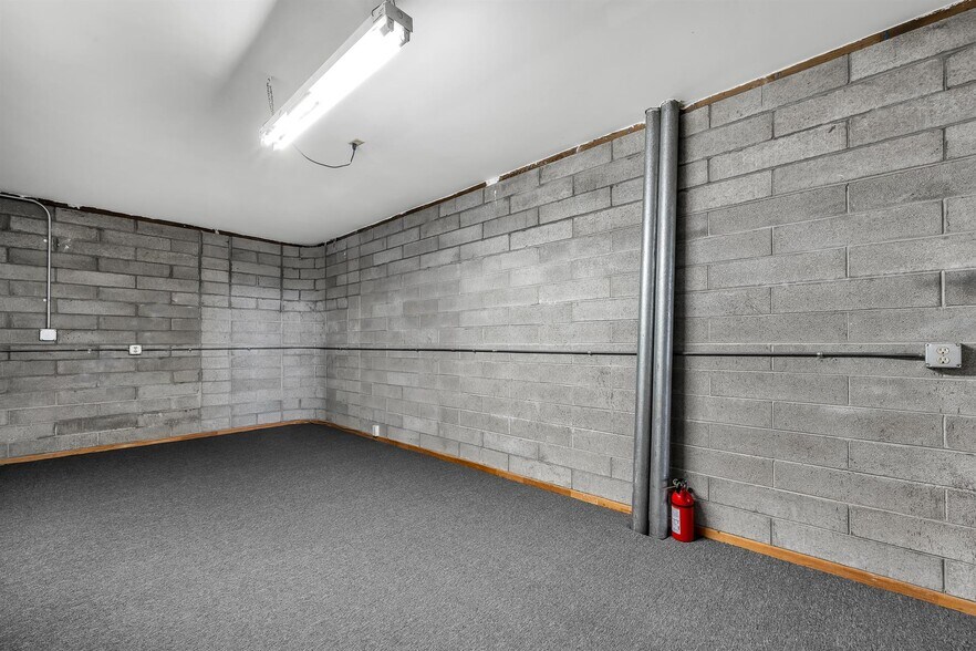 More Photos Of 23950 Madison St, Torrance Warehouse For Lease