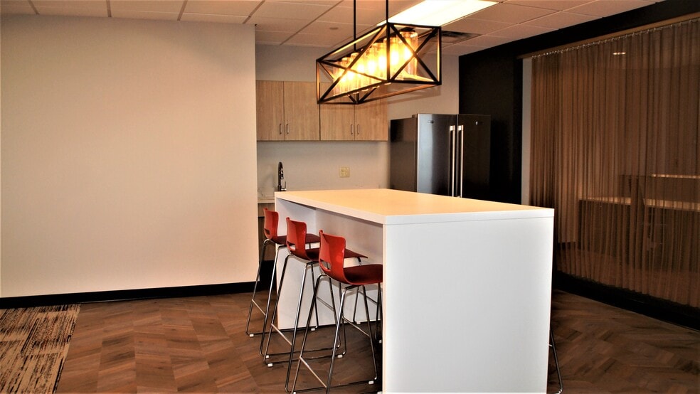 More Photos Of 33 S 6th St, Minneapolis Office For Lease