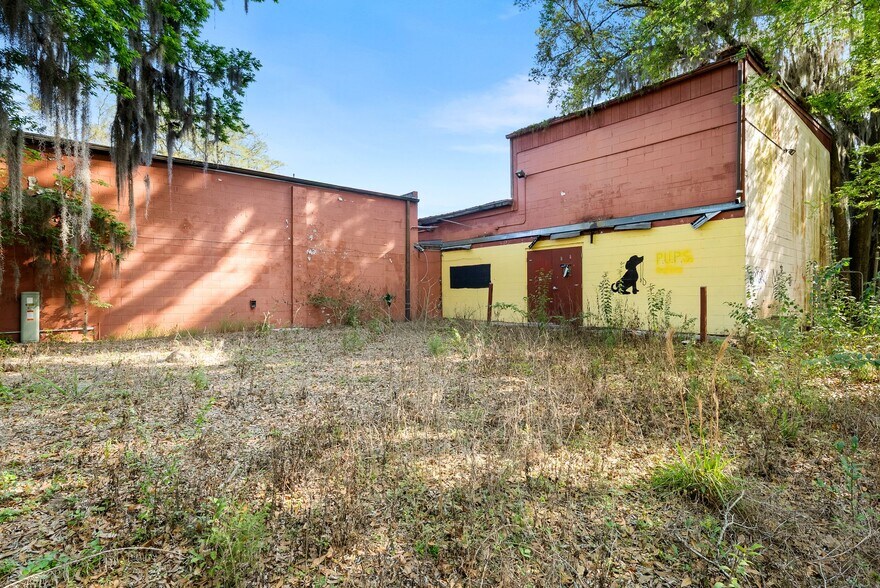 More Photos Of 519 NW 10th Ave, Gainesville General Retail For Sale