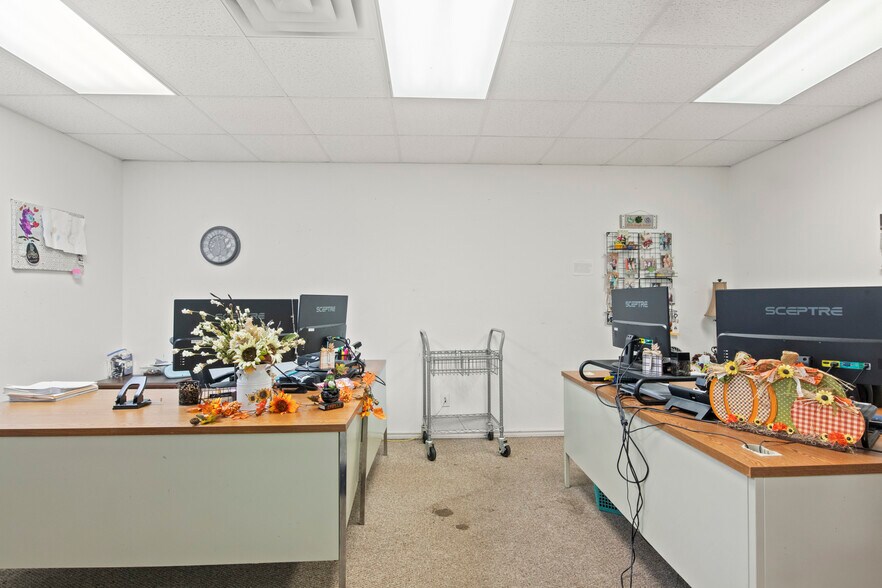 More Photos Of 412 Texas Highway 37, Mount Vernon Medical For Sale