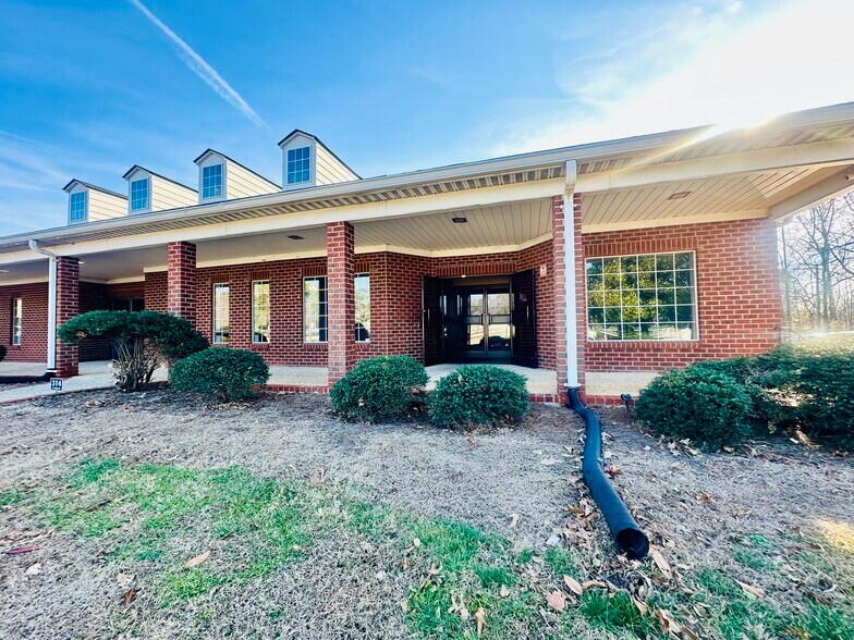 More Photos Of 314 E Main St, Rockwell Medical For Lease