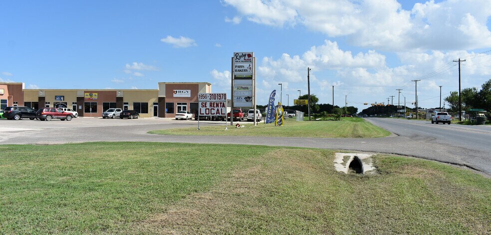 More Photos Of 6600 N Val Verde Rd, Donna Storefront Retail Office For Lease