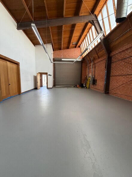 More Photos Of 5221 Pacific Blvd, Huntington Park Warehouse For Lease