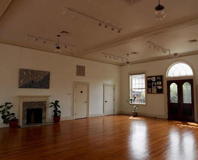 More Photos Of 134 Houston St, Savannah Freestanding For Lease
