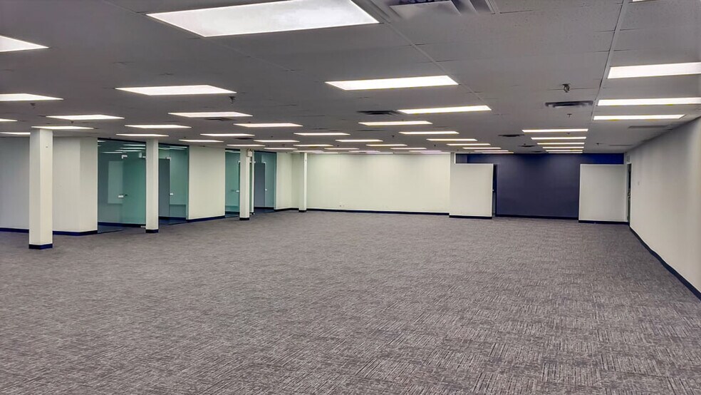 More Photos Of 110 Ronson Dr, Toronto Manufacturing For Sale