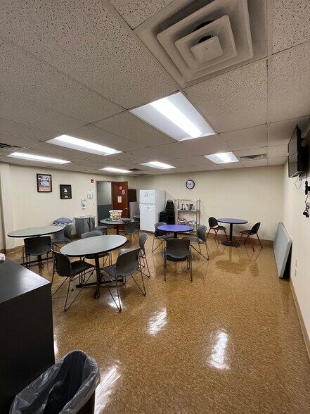 More Photos Of 965 Keynote Cir, Brooklyn Heights Office For Sale