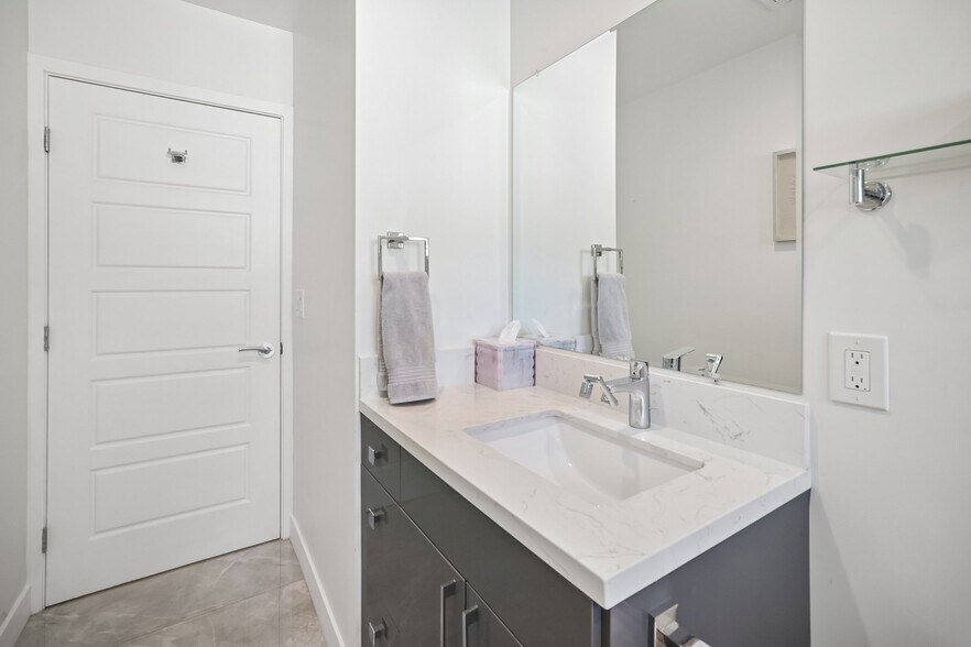 More Photos Of 8434 Oakdale Ave, Winnetka Multifamily For Sale