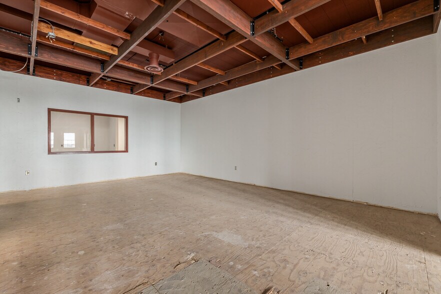 More Photos Of 5955 Mt Rushmore Rd, Rapid City Storefront Retail Office For Sale