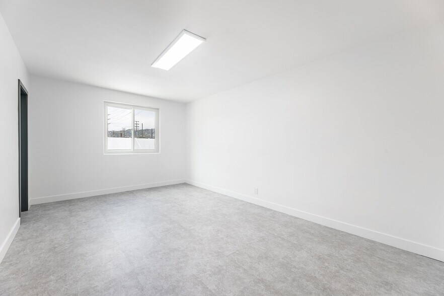 More Photos Of 203-215 N Victory Blvd, Burbank Office For Lease