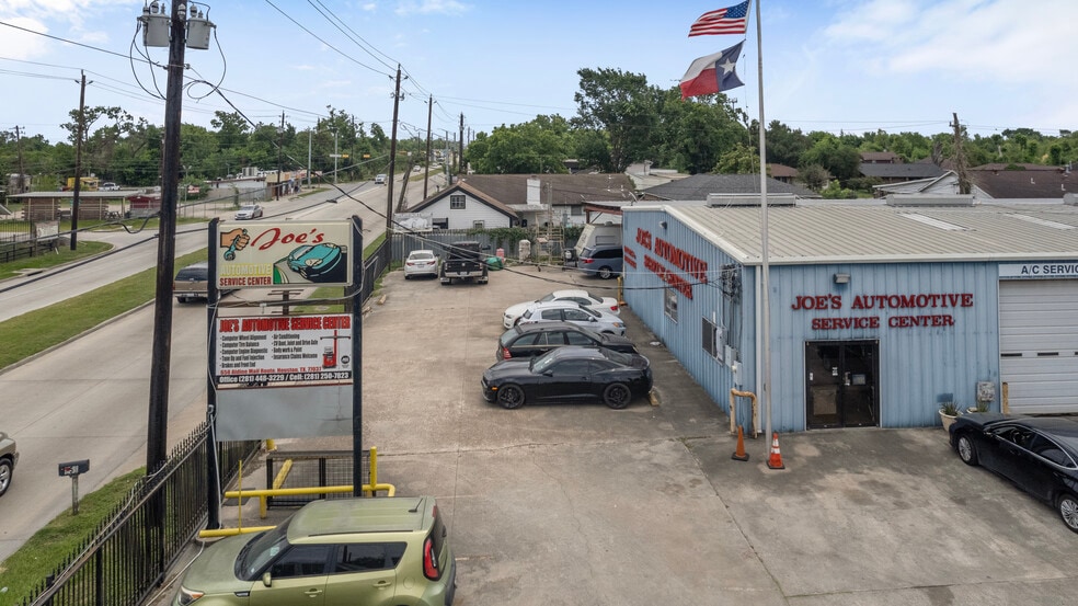 More Photos Of 658 Aldine Mail Route Rd, Houston Auto Repair For Sale