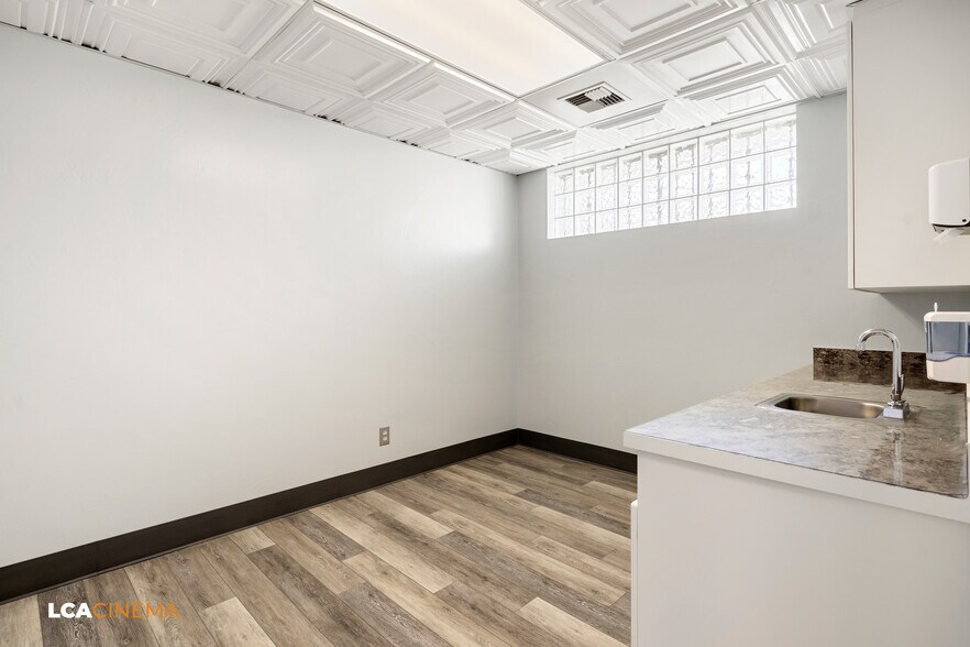 More Photos Of 2317 17th St, Bakersfield Medical For Lease
