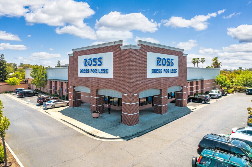 Primary Photo Of 1305-1350 Gateway Blvd, Fairfield Storefront For Lease