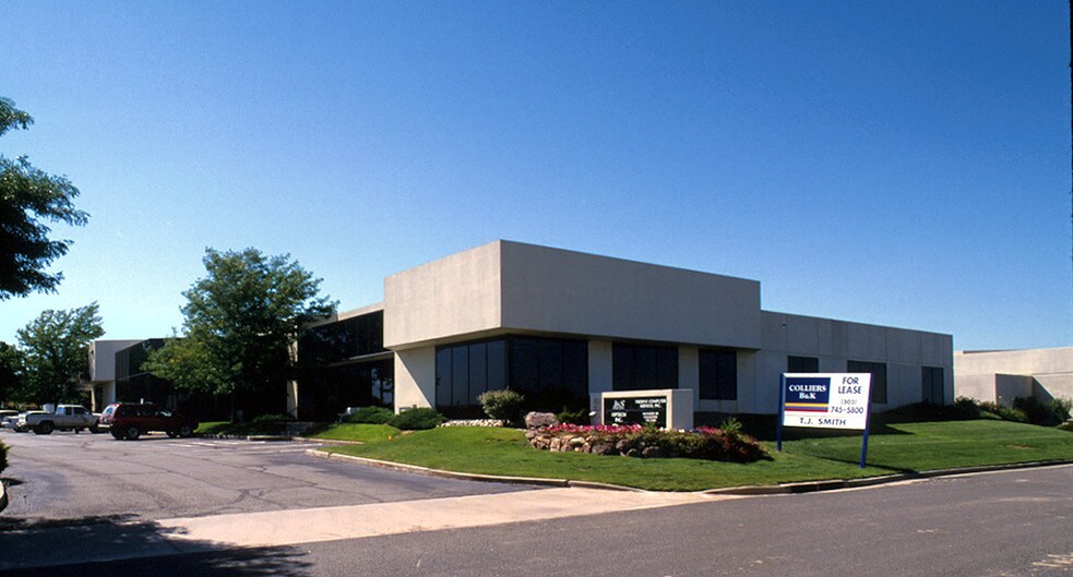 More Photos Of 6341 S Troy Cir, Centennial Light Distribution For Lease