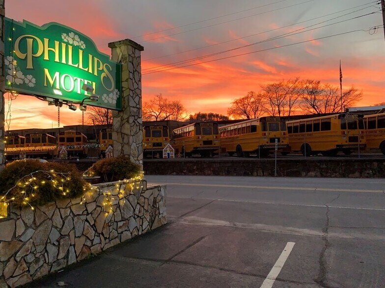 More Photos Of 290 N Main St, Robbinsville Hotel For Sale