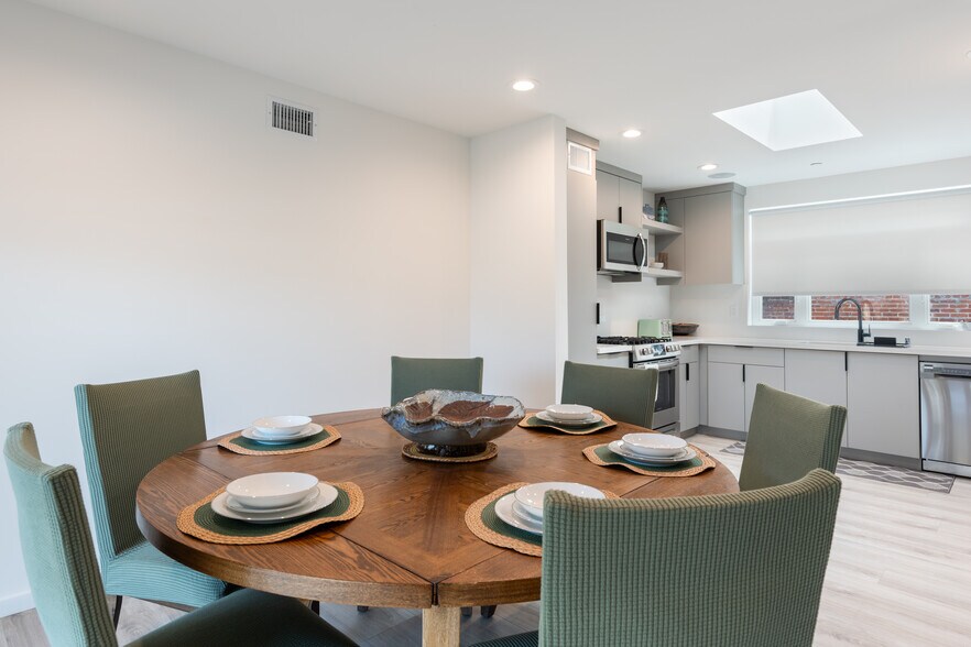 More Photos Of 1035 N Serrano Ave, Los Angeles Apartments For Sale