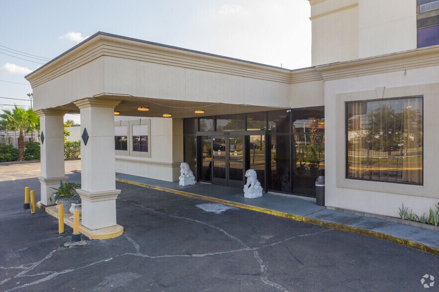 More Photos Of 6060 Hooton St, Houston Hotel For Sale
