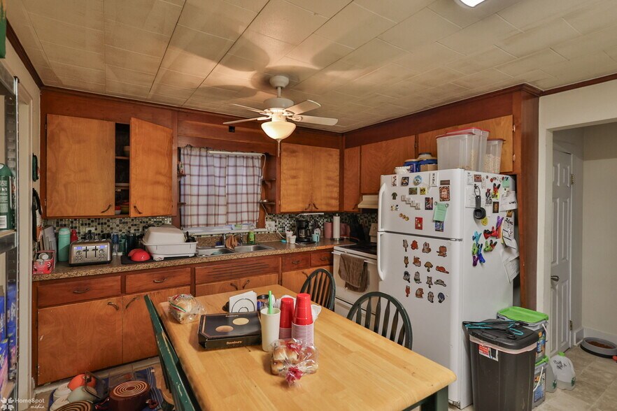 More Photos Of 38 W Central Ave, Bangor Apartments For Sale