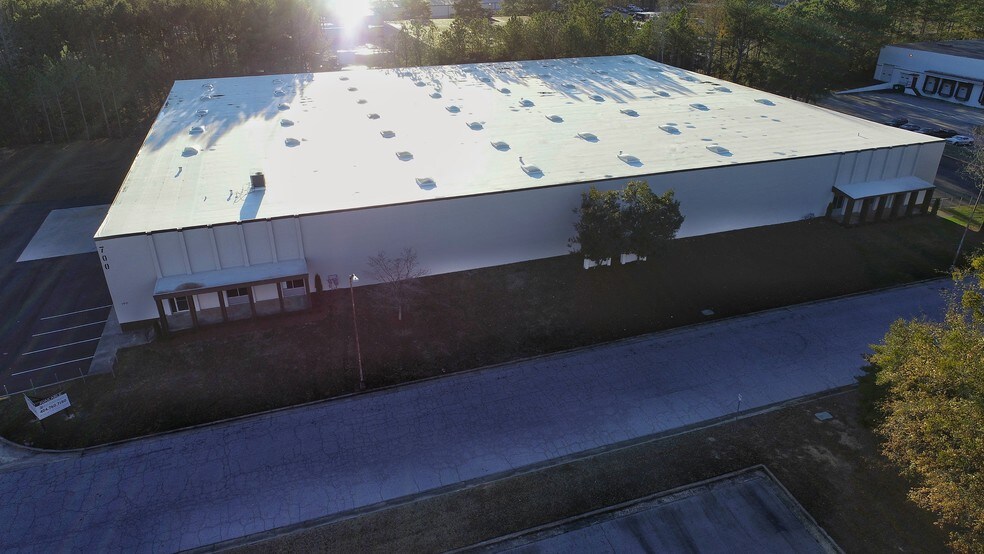 More Photos Of 700-710 Loyola Dr SW, Atlanta Distribution For Lease