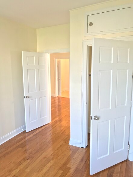 More Photos Of 3521 Crescent St, Astoria Apartments For Sale