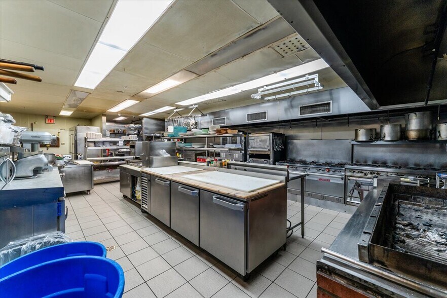 More Photos Of 217-219 Frelinghuysen Ave, Newark General Retail For Sale