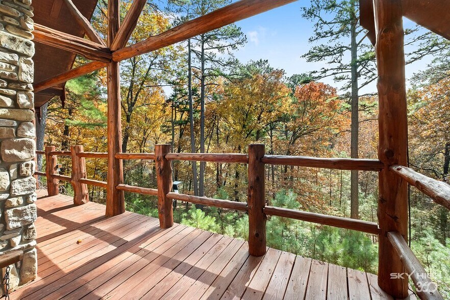 More Photos Of 3134 E Van Buren, Eureka Springs Hotel For Sale