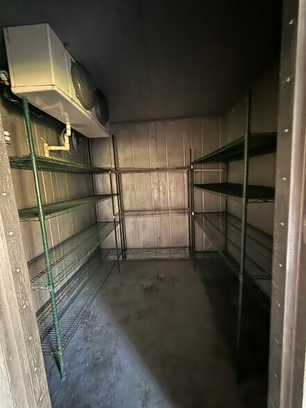 More Photos Of 46328 Interstate 10, Winnie Restaurant For Lease