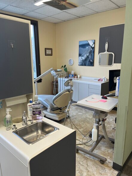 More Photos Of 52 Colchester Ave, Burlington Medical For Lease