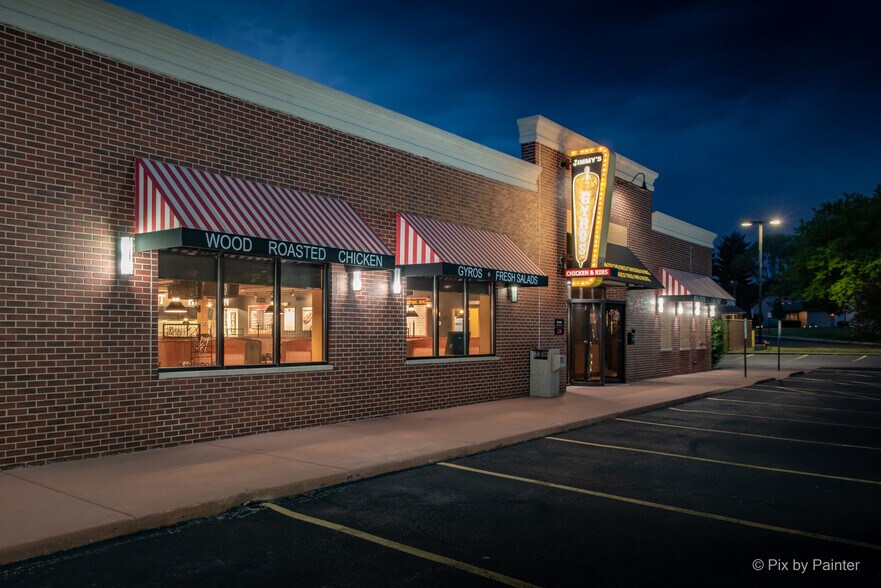 More Photos Of 551 S 8th St, West Dundee Restaurant For Sale