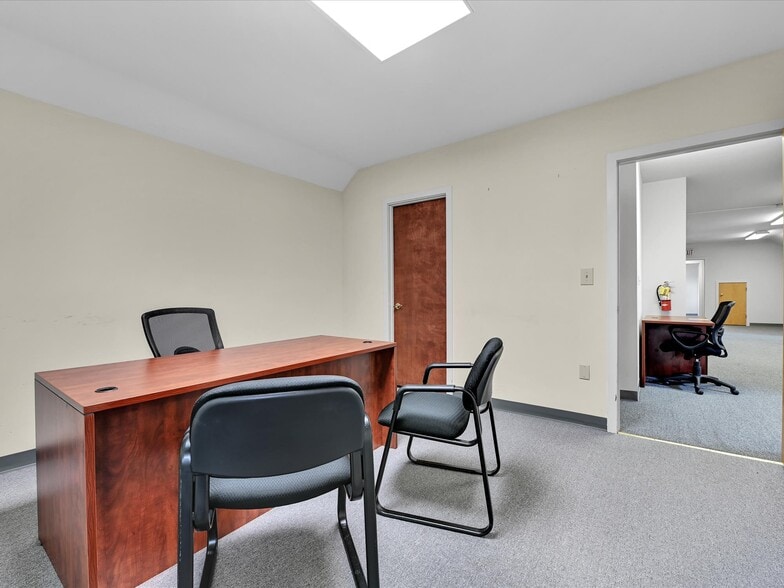 More Photos Of 120 Commons Ct, Chadds Ford Office For Lease