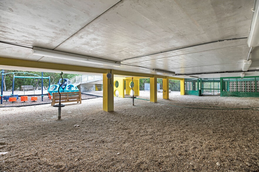 More Photos Of 92295 Old Hwy, Tavernier Schools For Sale