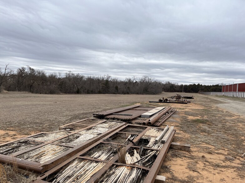 More Photos Of 4691 NE Ok-33 Hwy, Guthrie Warehouse For Lease