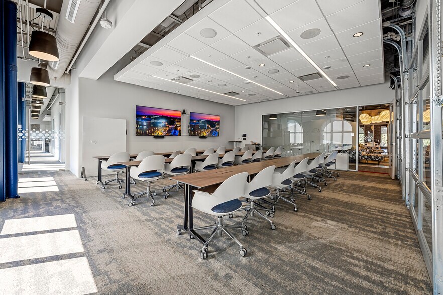 More Photos Of 415 S Broad St, Alpharetta Office For Sale