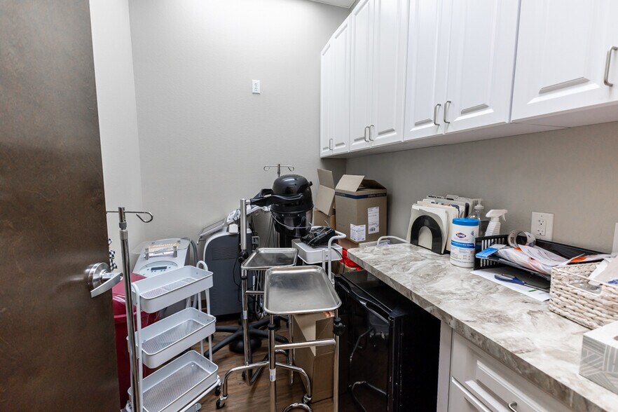 More Photos Of 809 County Road 466, Lady Lake Office For Sale